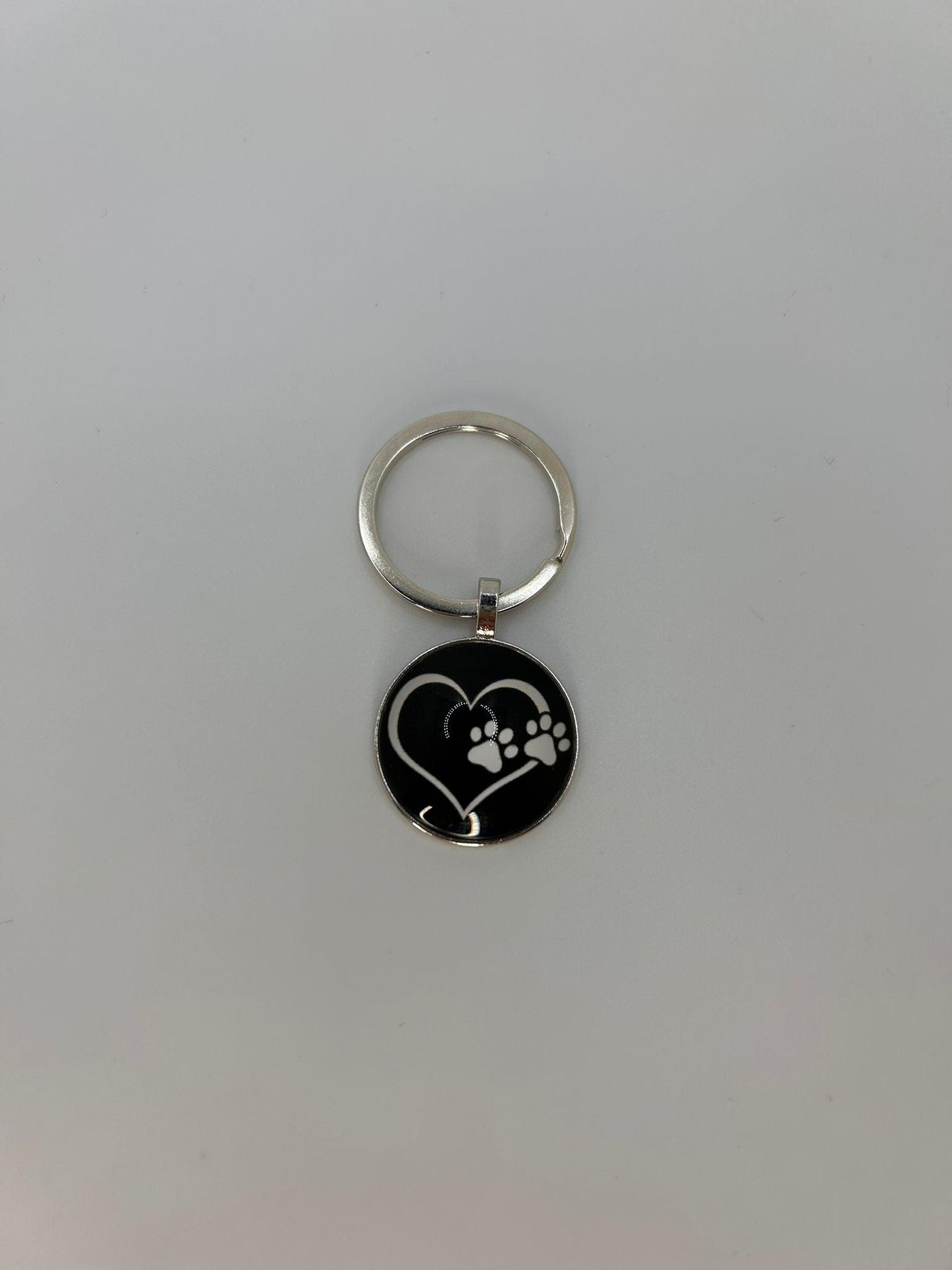 LiNBW. Schlüsselanhänger Herz mit Pfotenabdruck - ideal als Geschenk - LiNBW.
