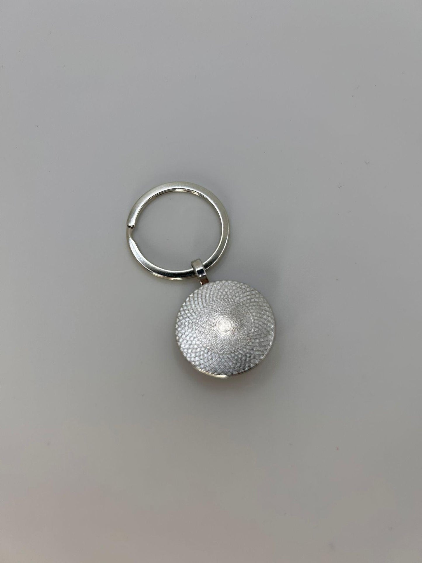 LiNBW. Schlüsselanhänger Herz mit Pfotenabdruck - ideal als Geschenk - LiNBW.
