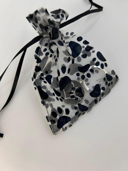 LiNBW. Schlüsselanhänger Herz mit Pfotenabdruck - ideal als Geschenk - LiNBW.