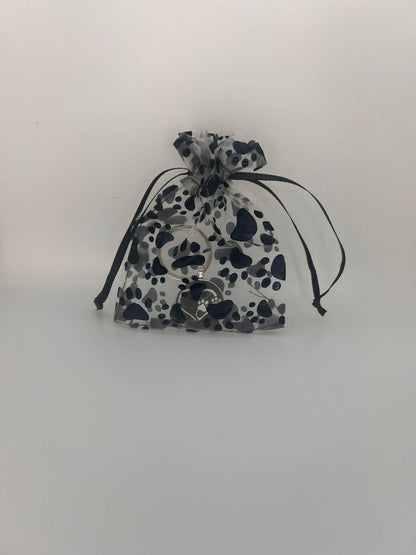 LiNBW. Schlüsselanhänger Herz mit Pfotenabdruck - ideal als Geschenk - LiNBW.